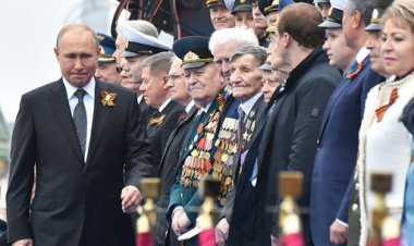 Poutine célèbre la Russie «invincible» lors de modestes commémorations de 1945