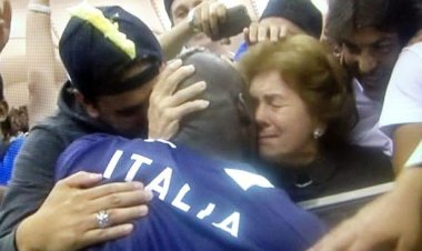 Mario Balotelli ‘doit se concentrer sur le football », explique Roberto Mancini