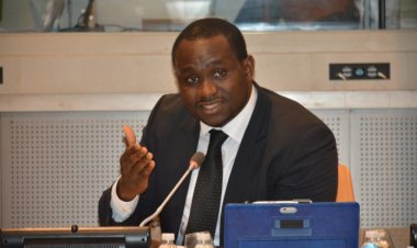 Vous n’avez pas besoin de cela pour prendre ma place au ministère des travaux publics (Ministre Naité)