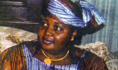 L’ancienne Première Dame Henriette Conté est décédée : Que de beaux souvenirs (par Boubacar Yacine Diallo)