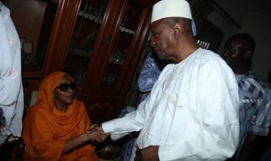 Disparition de Dame Henriette Conté : Alpha Condé salue la mémoire d’une femme remarquable