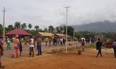 Manifestation à coyah contre la tracasserie policière !