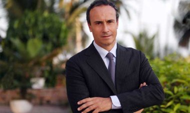 Pourquoi la France soutient la transition :  Fonbaustier, ambassadeur de la France donne des explications