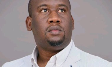 Aliou Bah  face au Ministre Mory Conde