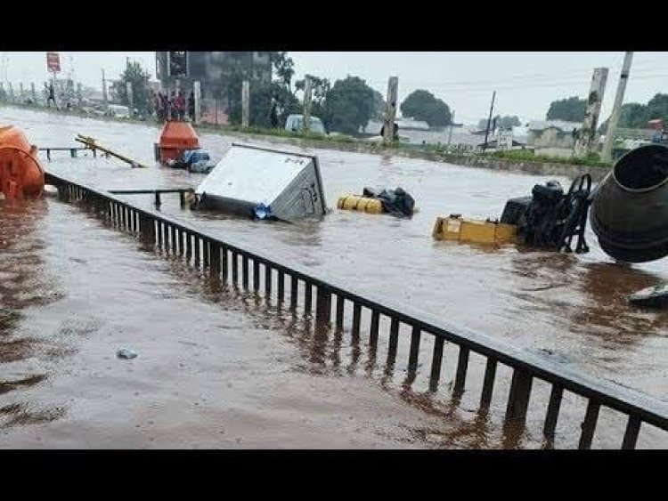 Conakry : Un motard emporté par les eaux à Kissosso…