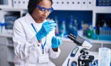 La Guinée inaugure un centre de formation dentaire pour améliorer les soins en Afrique de l'Ouest