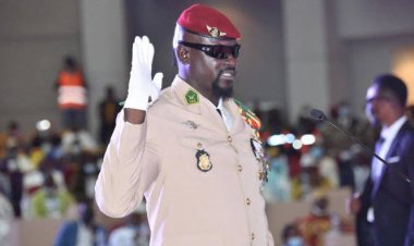 La Guinée suspend un fonctionnaire pour des menaces contre les critiques du chef de la junte