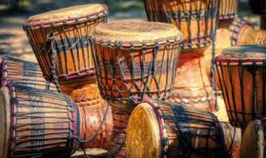Une petite île japonaise adopte le rythme du djembé guinéen