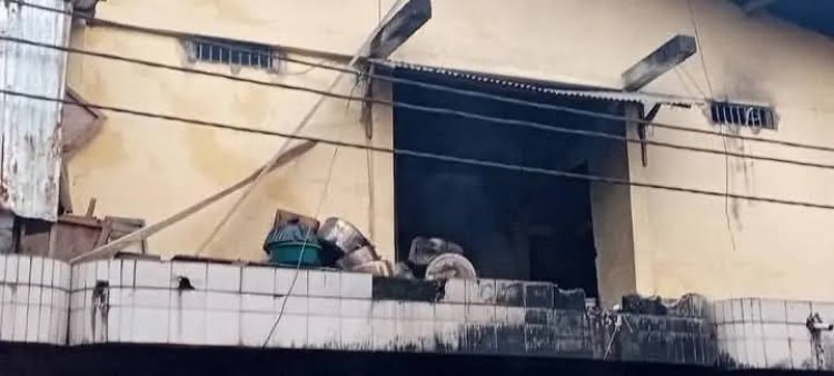 Conakry : 28 boutiques réduites en cendres au marché de Madina