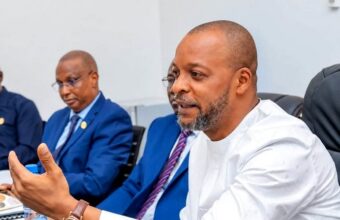 Aboubacar Camara lors de la présentation du projet de loi de finances rectificative consacré à l’Environnement devant l’Assemblée nationale