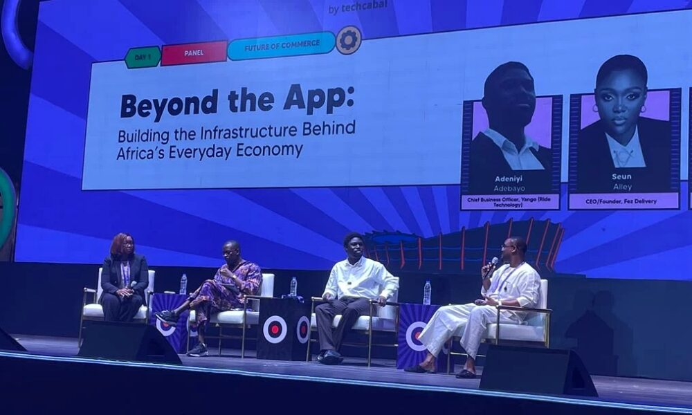 Discussion sur les infrastructures nécessaires au développement des entreprises numériques africaines lors d’un panel