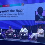 Discussion sur les infrastructures nécessaires au développement des entreprises numériques africaines lors d’un panel