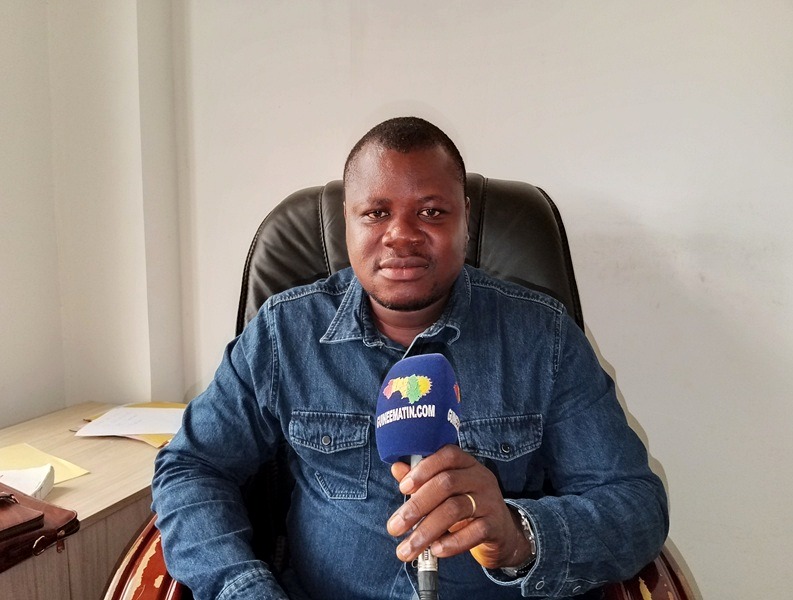 Élèves dans un établissement scolaire à Conakry