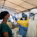 Dispositif de surveillance sanitaire dans un aéroport au Kenya