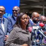Personnel de santé participant aux mesures de préparation contre Ebola au Kenya