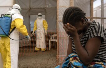 Des professionnels de santé participant à la réponse contre Ebola en République démocratique du Congo