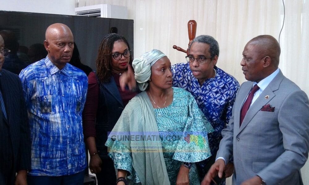 Cérémonie de passation de service au ministère de la Communication à Koloma