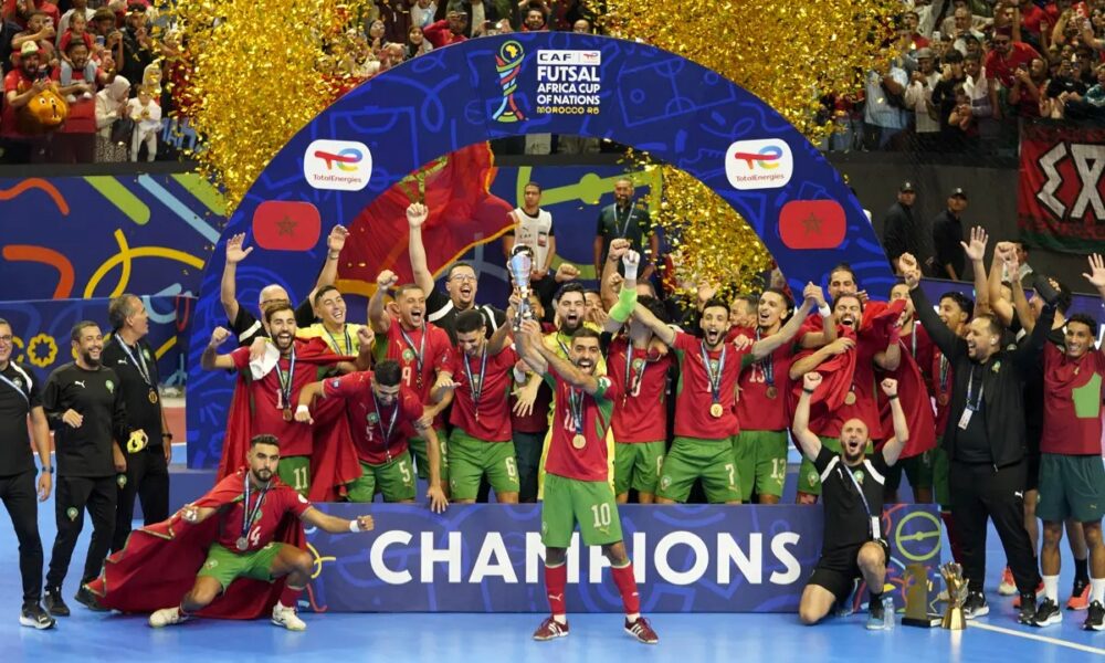 La sélection marocaine de futsal célèbre son titre africain à Rabat