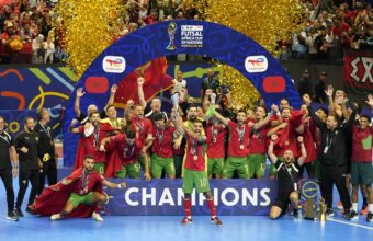 La sélection marocaine de futsal célèbre son titre africain à Rabat