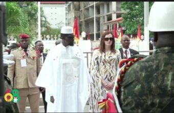 Mamadi Doumbouya lors des cérémonies du 68ᵉ anniversaire de l’indépendance à Conakry