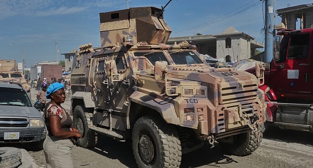 Des membres d’une force de sécurité en opération en Haïti