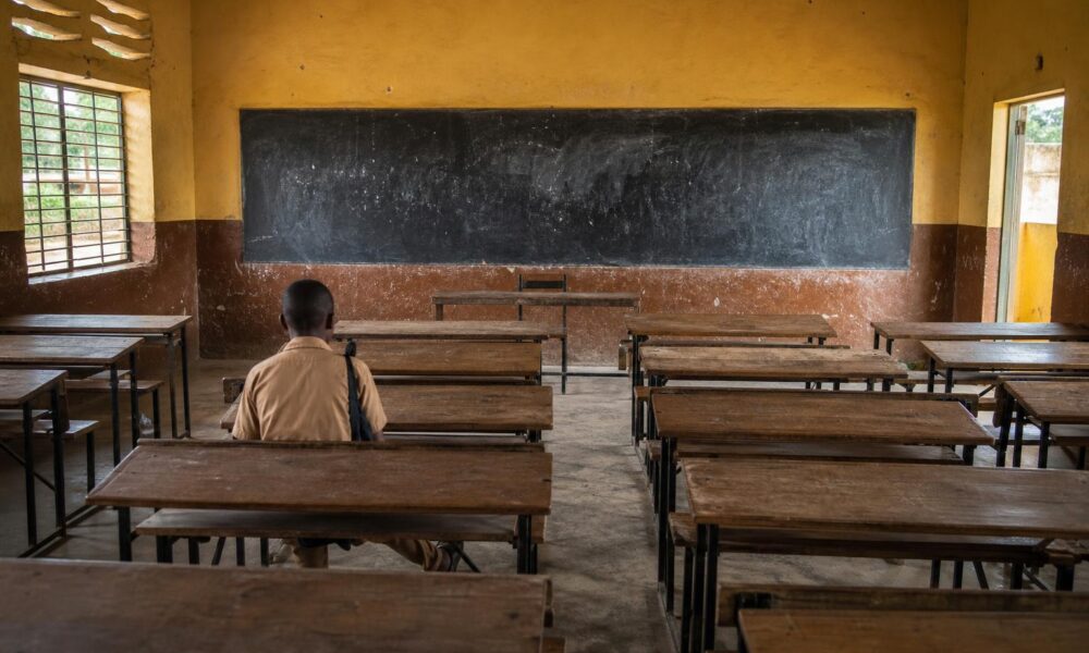 Élèves et enseignants lors de la reprise des cours à Labé
