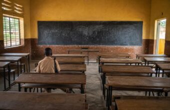 Élèves et enseignants lors de la reprise des cours à Labé