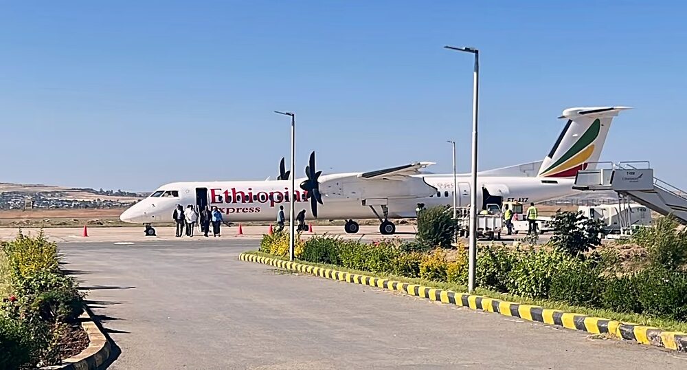 Passagers à l’aéroport de Mekelle après la reprise des vols vers la capitale du Tigré