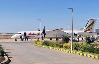Passagers à l’aéroport de Mekelle après la reprise des vols vers la capitale du Tigré