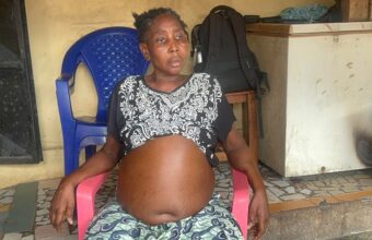 M’Mah Kaba, habitante de Khabitayah, sollicite une aide financière pour poursuivre ses soins