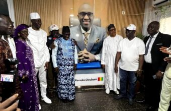 Cérémonie de dénomination de la salle de célébration des mariages de Matoto au nom de Kémoko Dioubaté