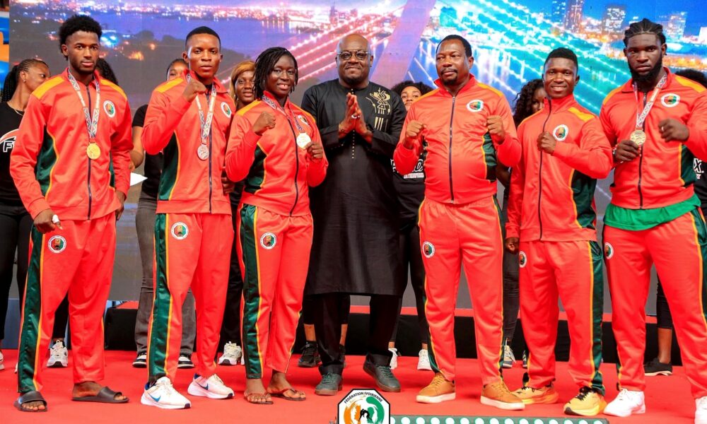 La délégation guinéenne lors du championnat d’Afrique de MMA à Abidjan
