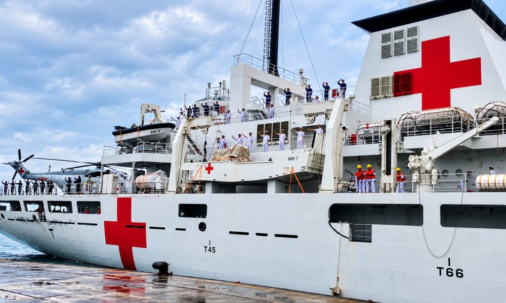 Le navire-hôpital chinois Auspicious Ark au Port autonome de Conakry