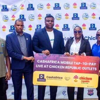 Paiement mobile sans contact dans un restaurant Chicken Republic au Nigeria