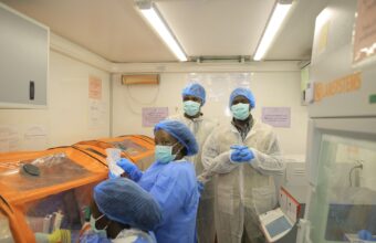 Des agents de santé participant à la riposte contre Ebola en République démocratique du Congo