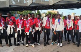 La délégation guinéenne U18 scolaire accueillie à Conakry après sa deuxième place au Mondial scolaire de Suzhou
