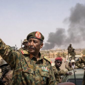 Abdel Fattah al-Burhan, chef de l’armée soudanaise, lors d’une prise de parole publique